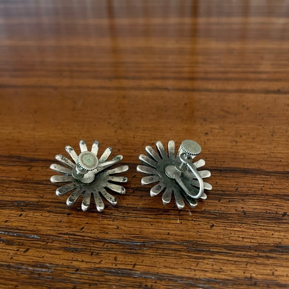 Vintage Turquoise Stone and Silver Sunburst Clip/Screw on Earrings - Picture 5 of 6